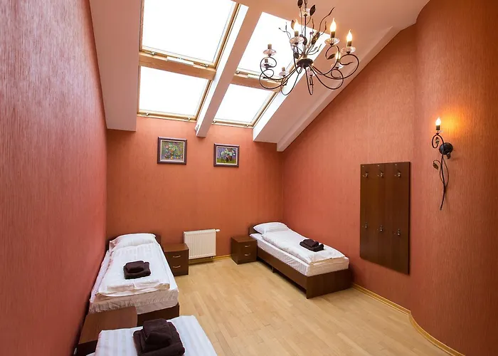 10 Готель Львів